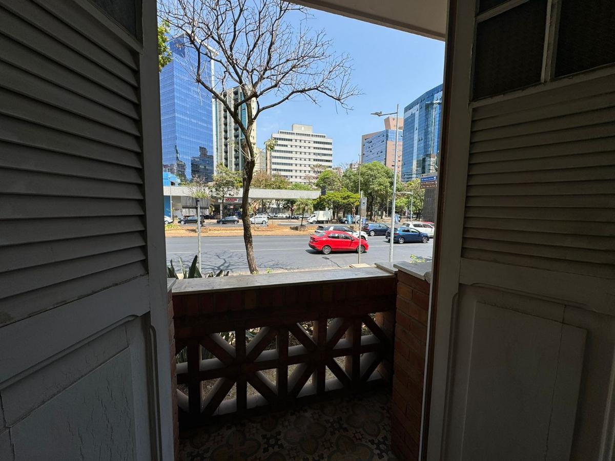 Casa, Funcionários, 10 Quartos, 30 Vagas, 5 Suítes