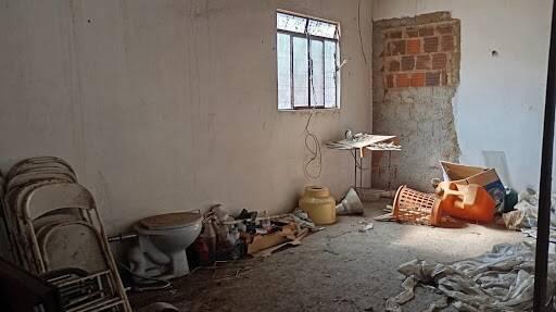 Casa, Quitandinha, 3 Quartos, 4 Vagas, 1 Suíte