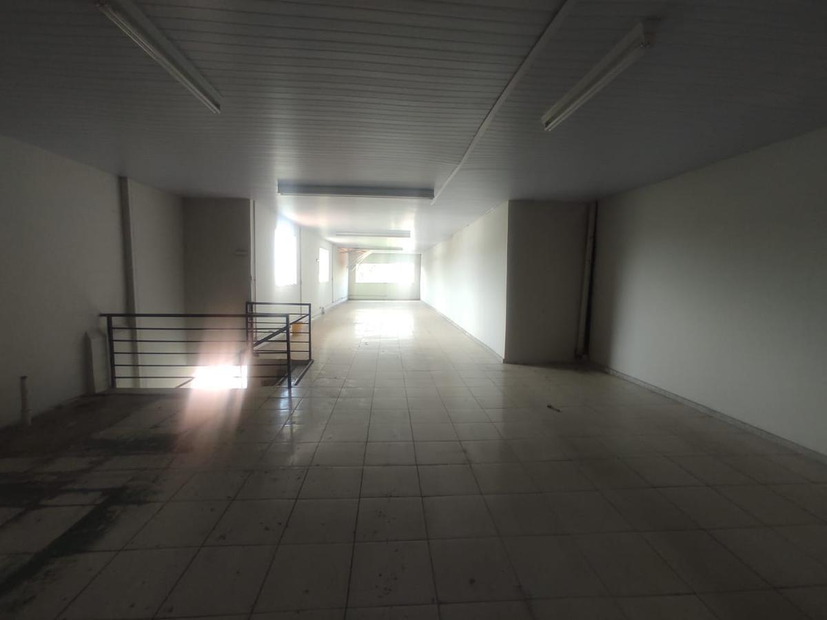 Prédio, Santa Cruz, 0 Quarto, 6 Vagas