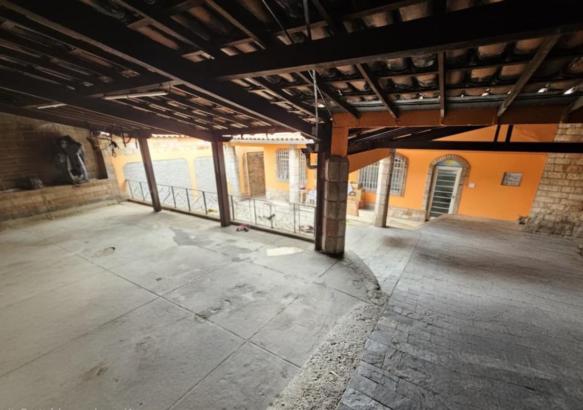Casa, Novo das Indústrias (barreiro), 3 Quartos, 6 Vagas, 1 Suíte