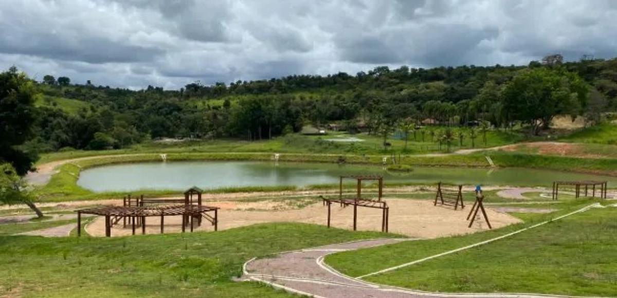 Lote, Jardim Universitário, 0 Quarto, 0 Vaga