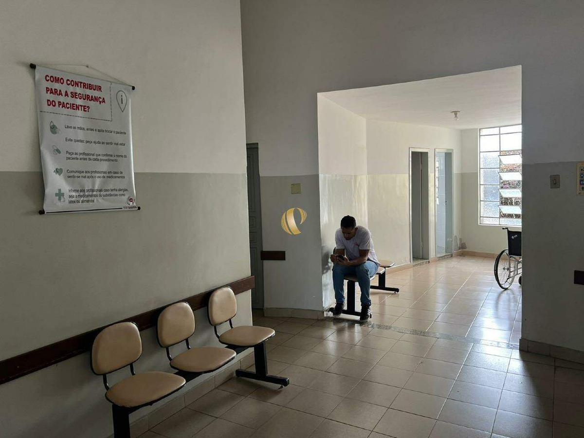 Prédio, Centro, 0 Quarto, 0 Vaga