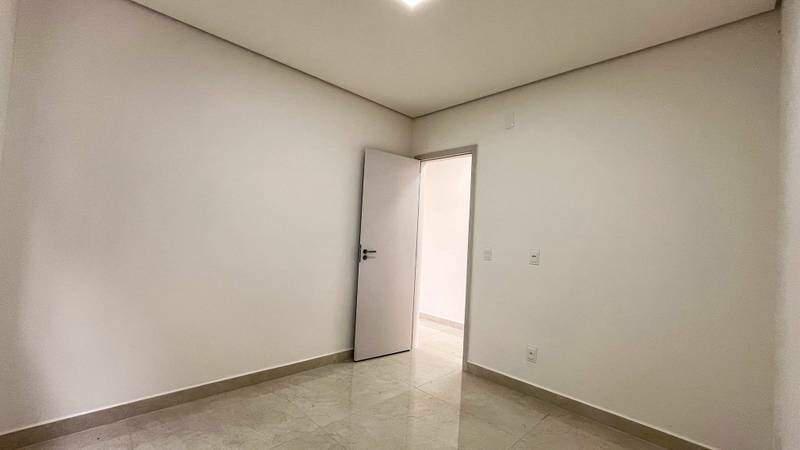 Casa, Santa Branca, 3 Quartos, 2 Vagas, 1 Suíte