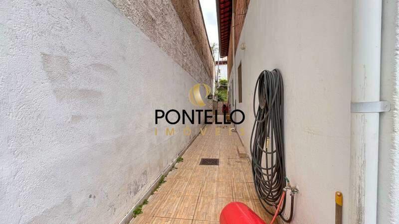 Casa, Buritis, 5 Quartos, 0 Vaga, 1 Suíte