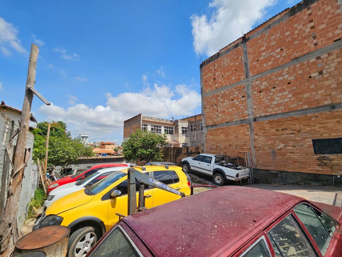 Lote, Ouro Minas, 0 Quarto, 20 Vagas