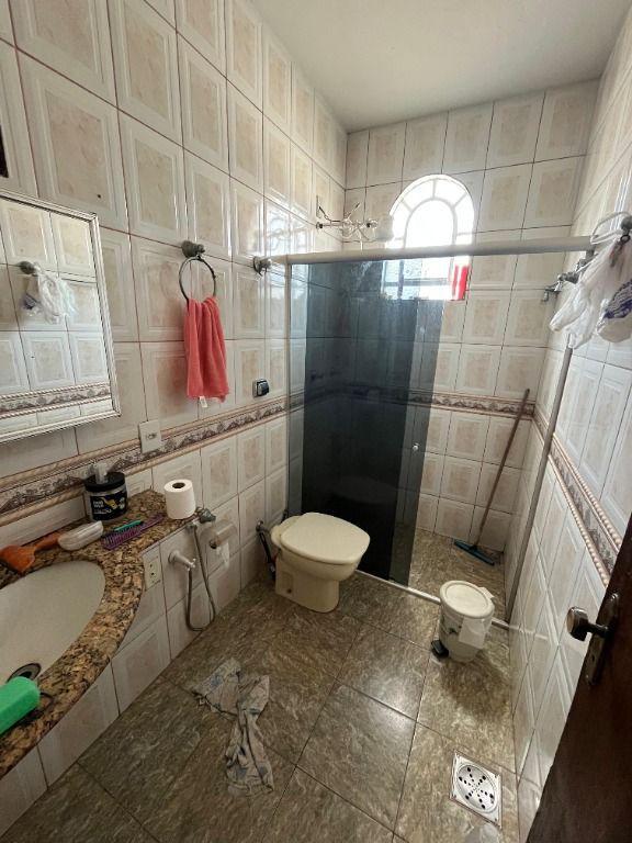 Casa, Centro, 6 Quartos, 4 Vagas, 1 Suíte