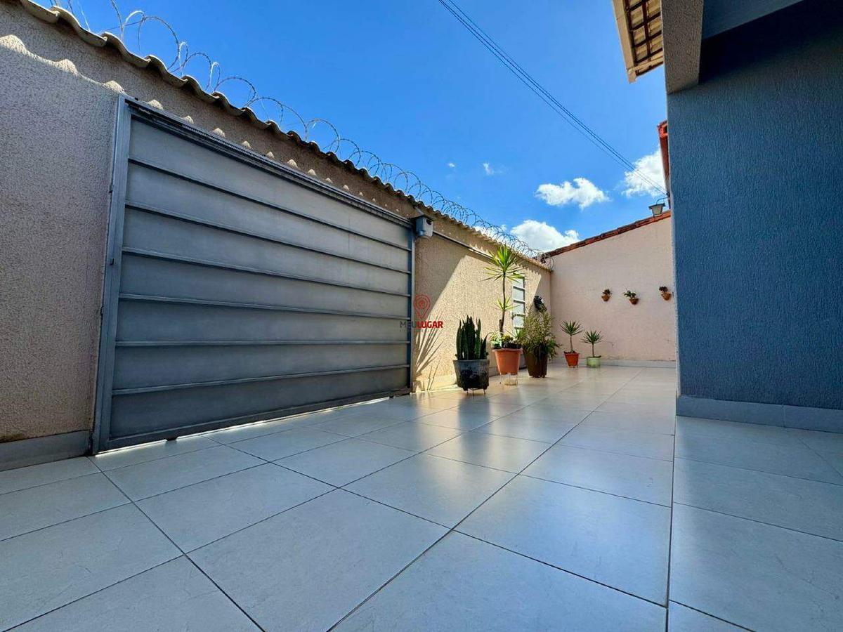 Casa, Miramar (barreiro), 4 Quartos, 3 Vagas, 1 Suíte