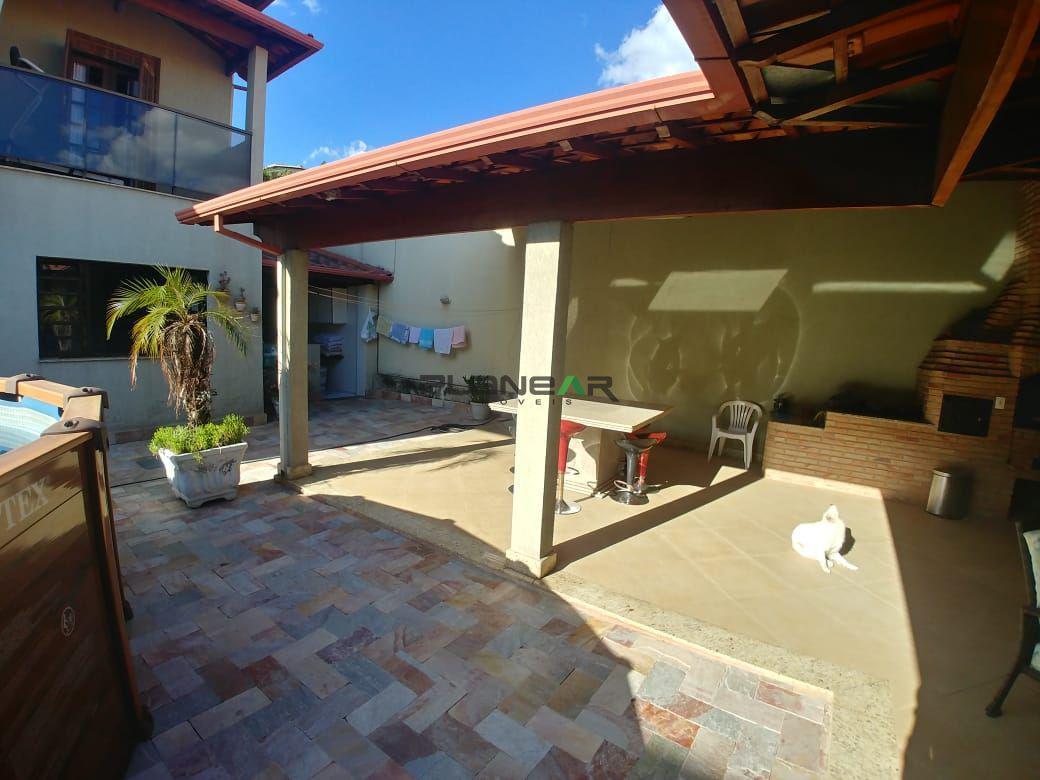 Casa, Jardim Riacho das Pedras, 4 Quartos, 8 Vagas, 1 Suíte