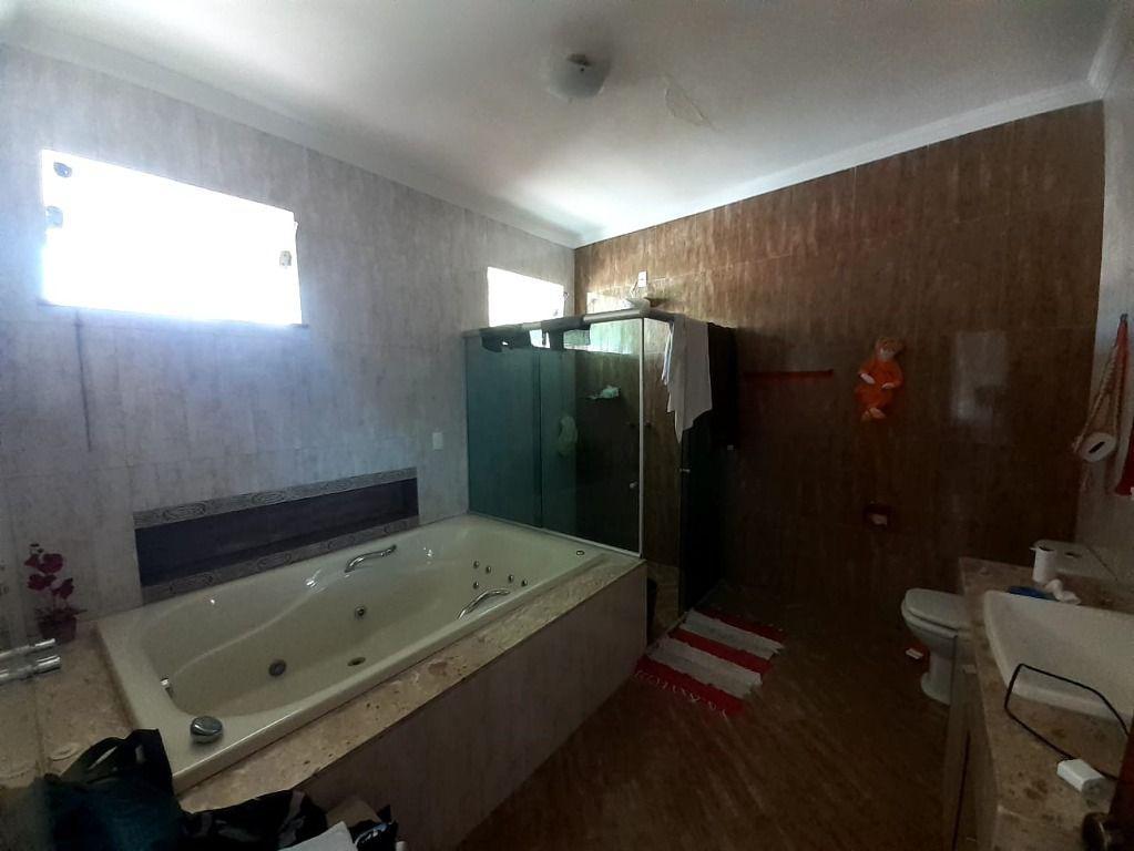Casa, Centro, 4 Quartos, 4 Vagas, 3 Suítes