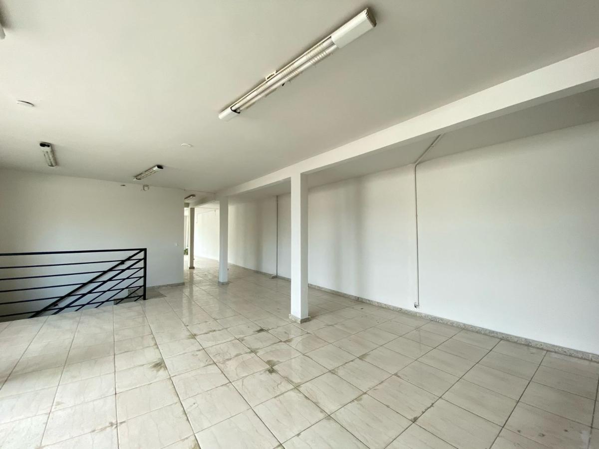 Prédio, Santa Cruz, 0 Quarto, 2 Vagas