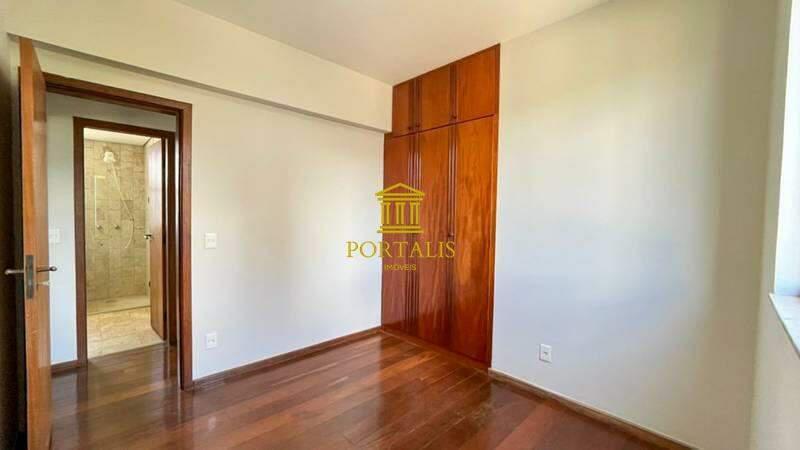 Apartamento, Cruzeiro, 4 Quartos, 2 Vagas, 1 Suíte