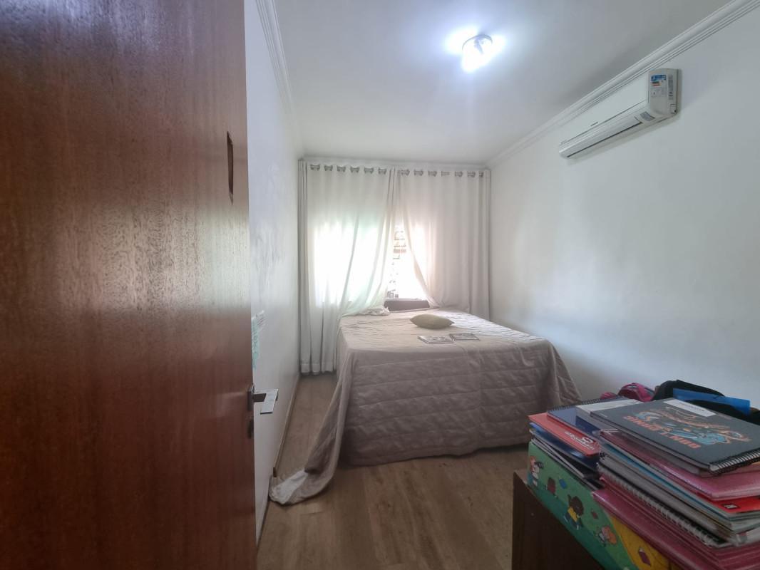 Casa, Europa, 3 Quartos, 2 Vagas, 1 Suíte