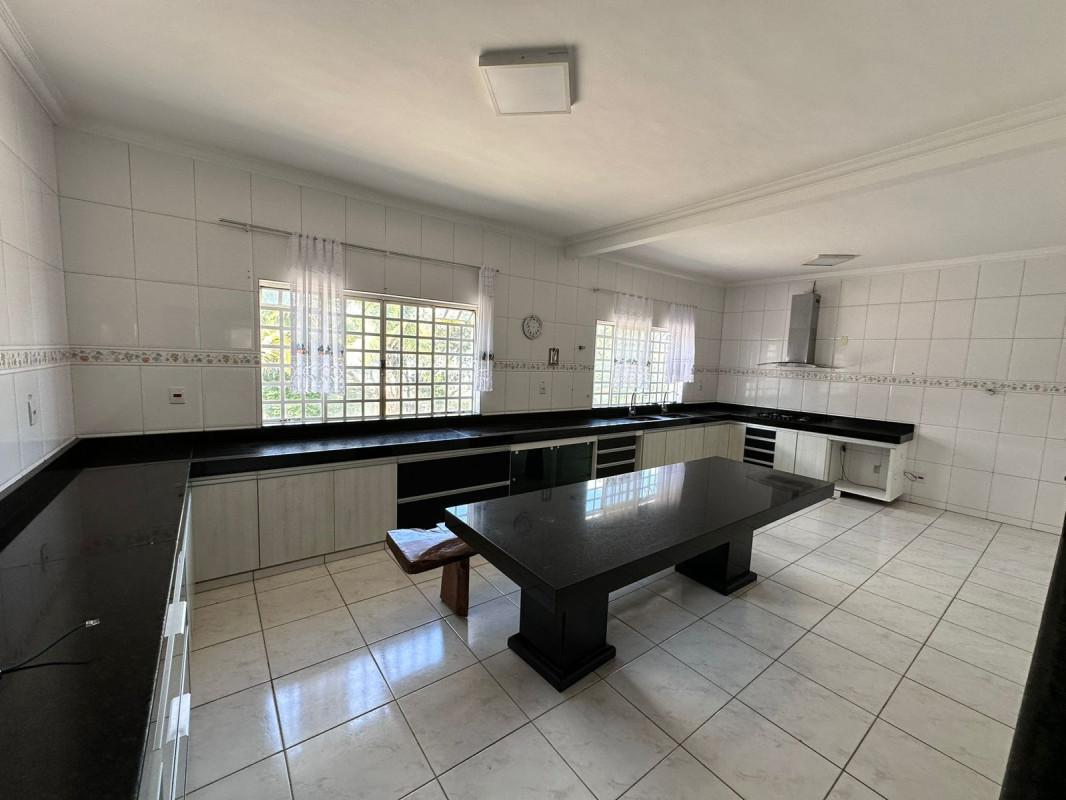 Casa, Chácaras Reunidas Santa Terezinha, 6 Quartos, 15 Vagas, 4 Suítes