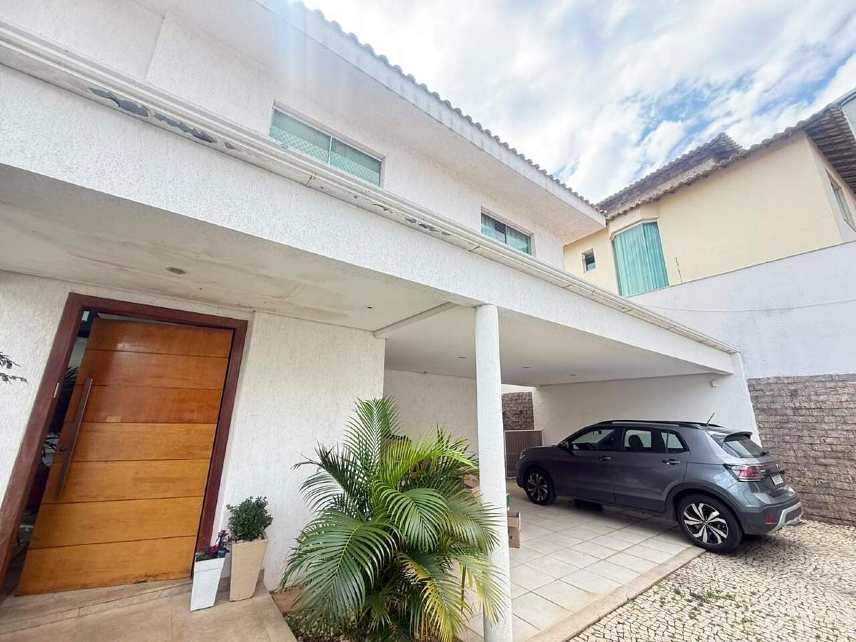 Casa, Estoril, 3 Quartos, 2 Vagas, 1 Suíte