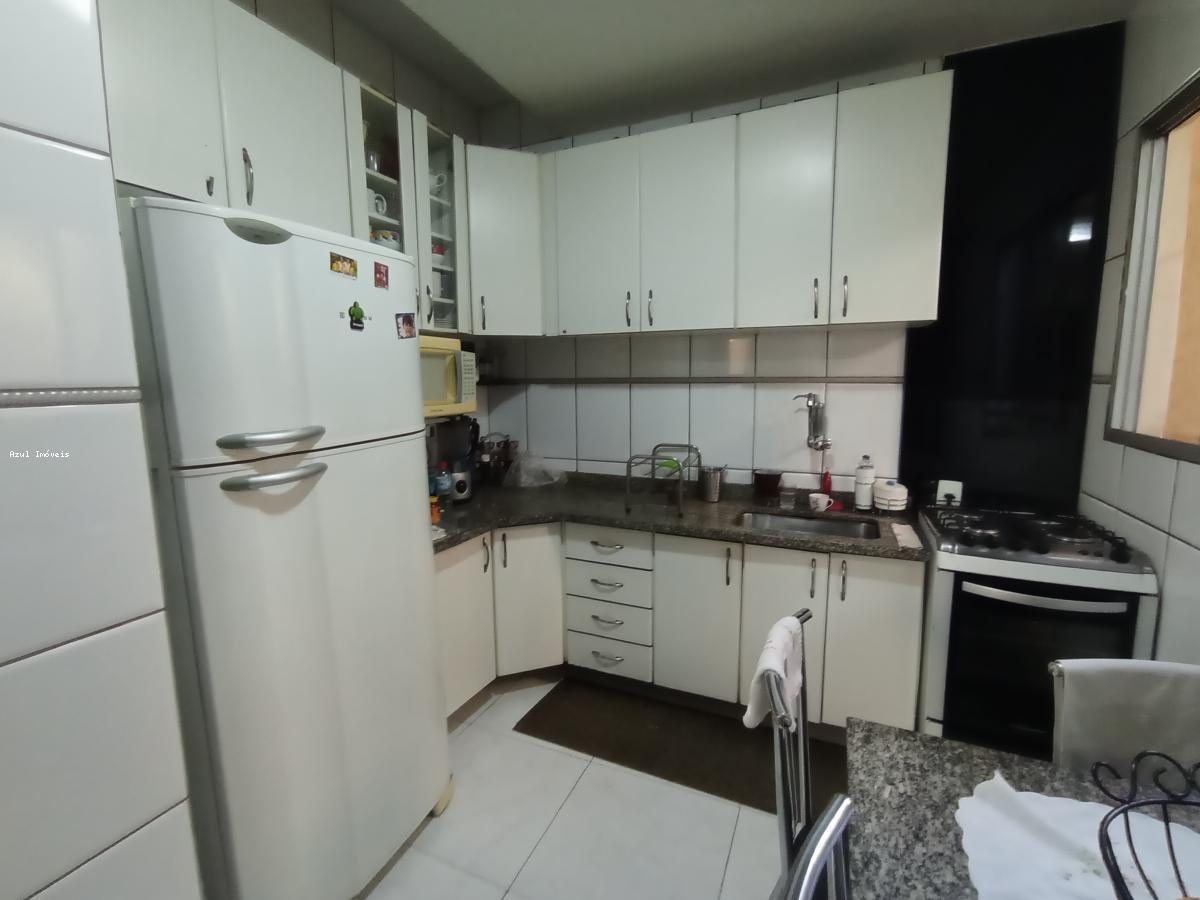 Casa, Santa Branca, 3 Quartos, 2 Vagas, 1 Suíte