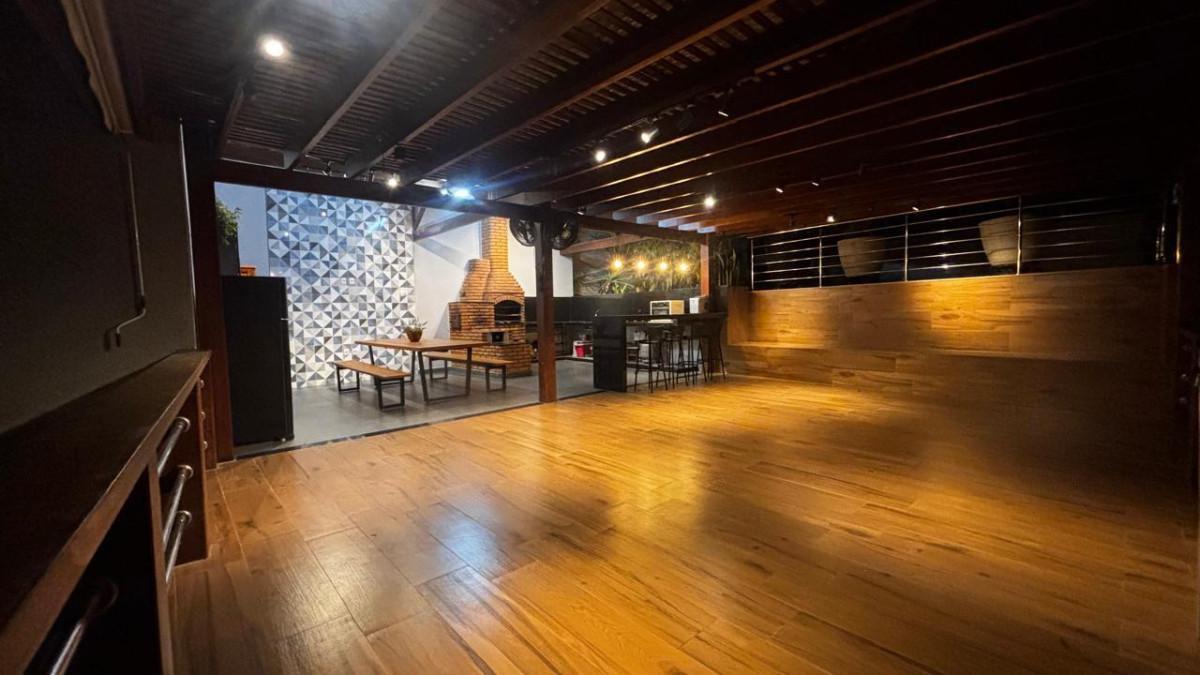 Casa, Caiçaras, 4 Quartos, 6 Vagas, 2 Suítes