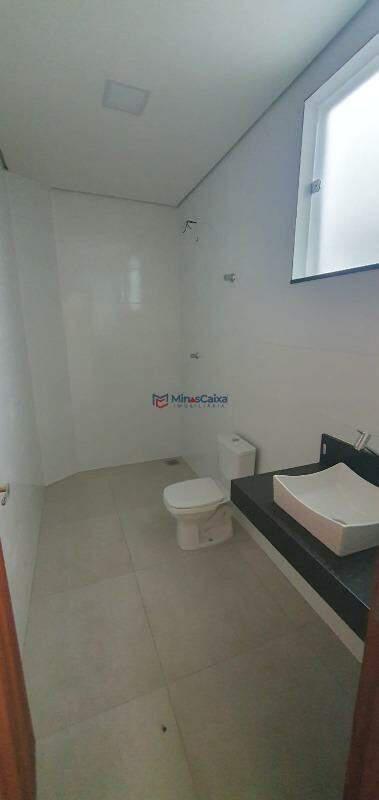 Casa, Quitandinha, 4 Quartos, 2 Vagas, 1 Suíte