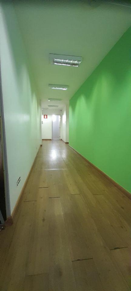 Loja, Savassi, 0 Quarto, 2 Vagas, 0 Suíte