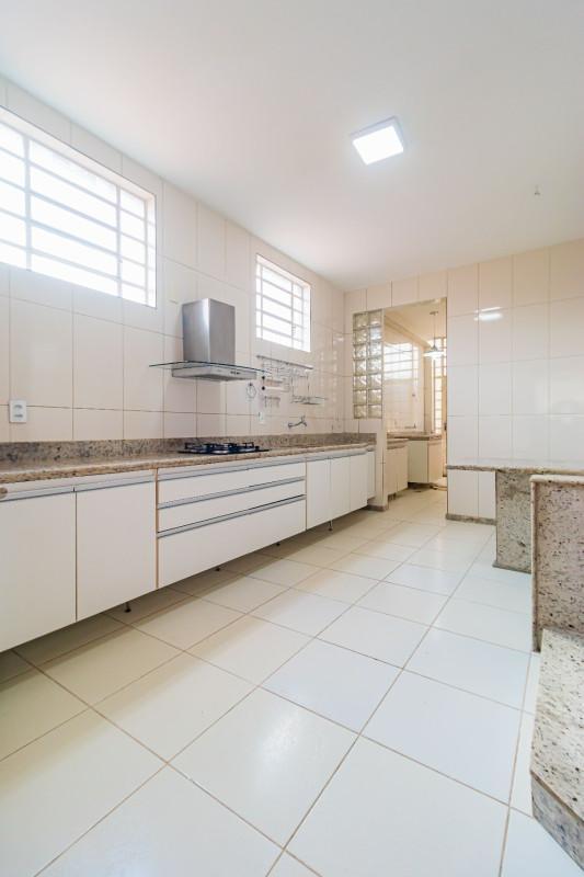 Casa, Itapoã, 4 Quartos, 2 Vagas, 2 Suítes