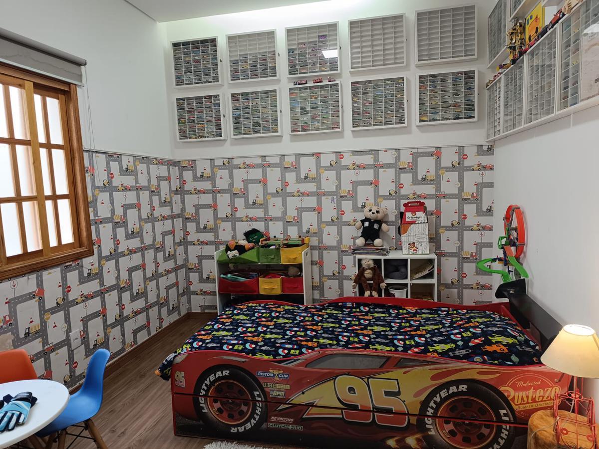 Casa, Jardim América, 3 Quartos, 4 Vagas, 2 Suítes