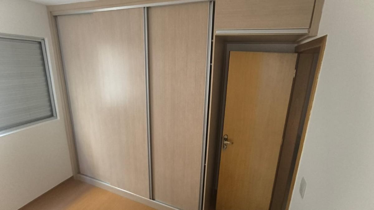 Apartamento, Sagrada Família, 4 Quartos, 4 Vagas, 1 Suíte