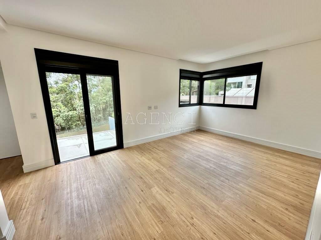 Casa, Alphaville - Lagoa dos Ingleses, 4 Quartos, 0 Vaga, 4 Suítes