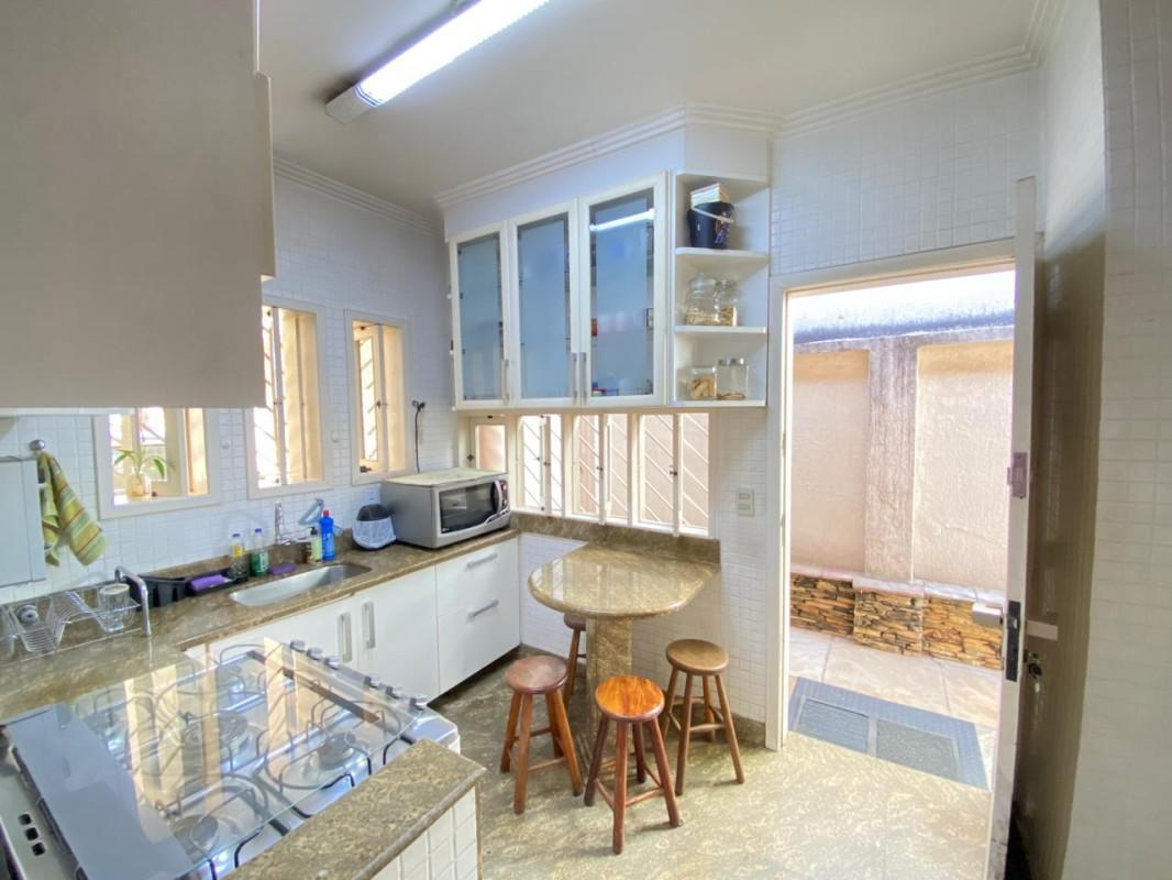 Casa, São José, 3 Quartos, 4 Vagas, 1 Suíte