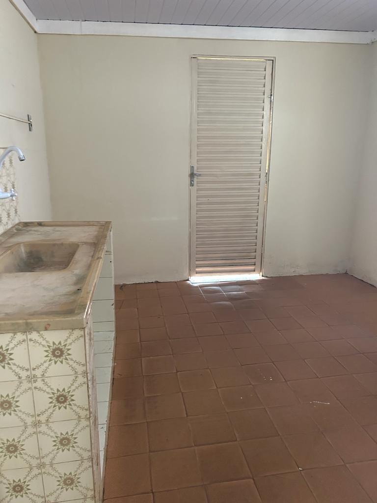 Casa, Centro, 4 Quartos, 0 Vaga