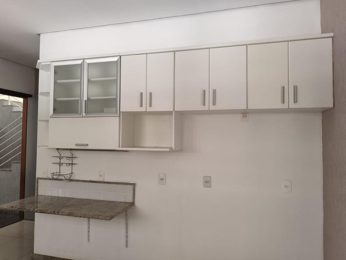 Casa, Fernão Dias, 4 Quartos, 5 Vagas, 2 Suítes