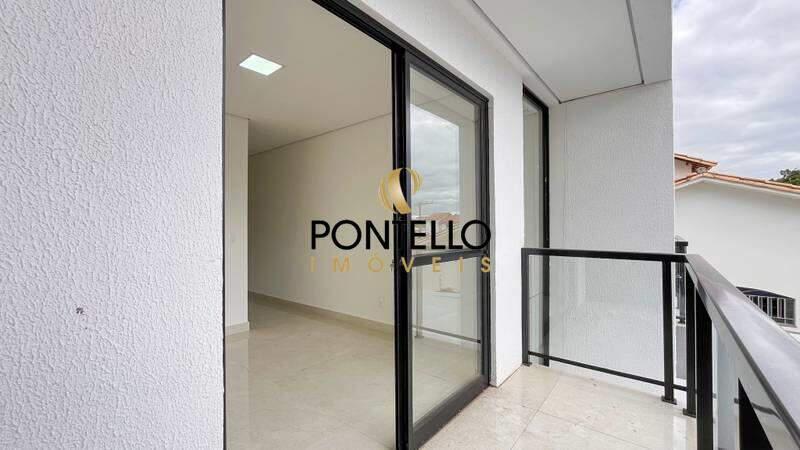 Casa, Santa Branca, 3 Quartos, 2 Vagas, 1 Suíte