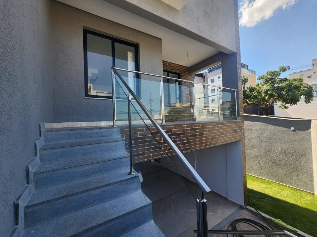 Casa, Cabral, 3 Quartos, 4 Vagas, 1 Suíte