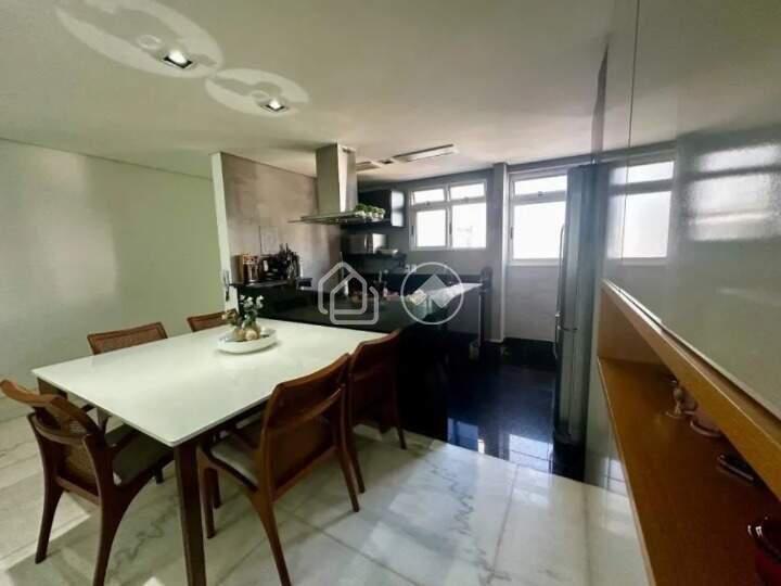 Apartamento, Estoril, 2 Quartos, 2 Vagas, 1 Suíte