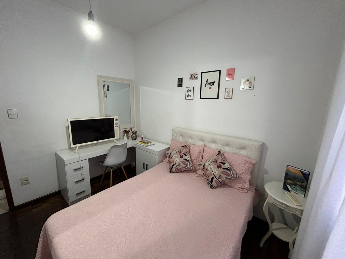 Casa, Santa Cruz Industrial, 3 Quartos, 5 Vagas, 1 Suíte