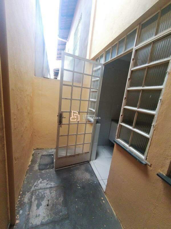 Casa, Barreiro, 2 Quartos, 1 Vaga, 2 Suítes