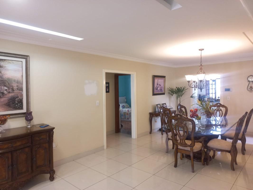 Casa, Vila Clóris, 3 Quartos, 3 Vagas, 1 Suíte