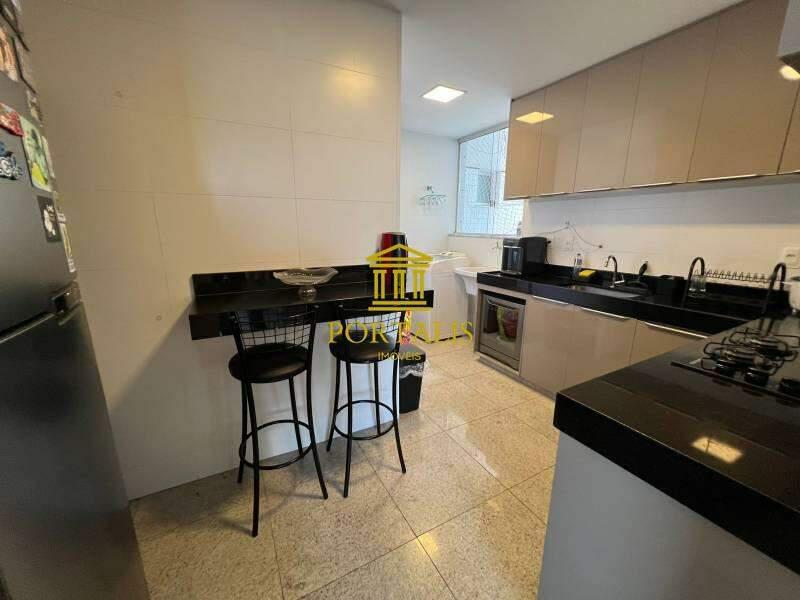 Apartamento, Sagrada Família, 3 Quartos, 2 Vagas, 1 Suíte