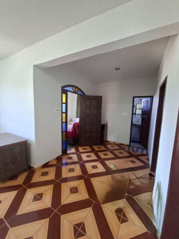Casa, Centro, 4 Quartos, 0 Vaga