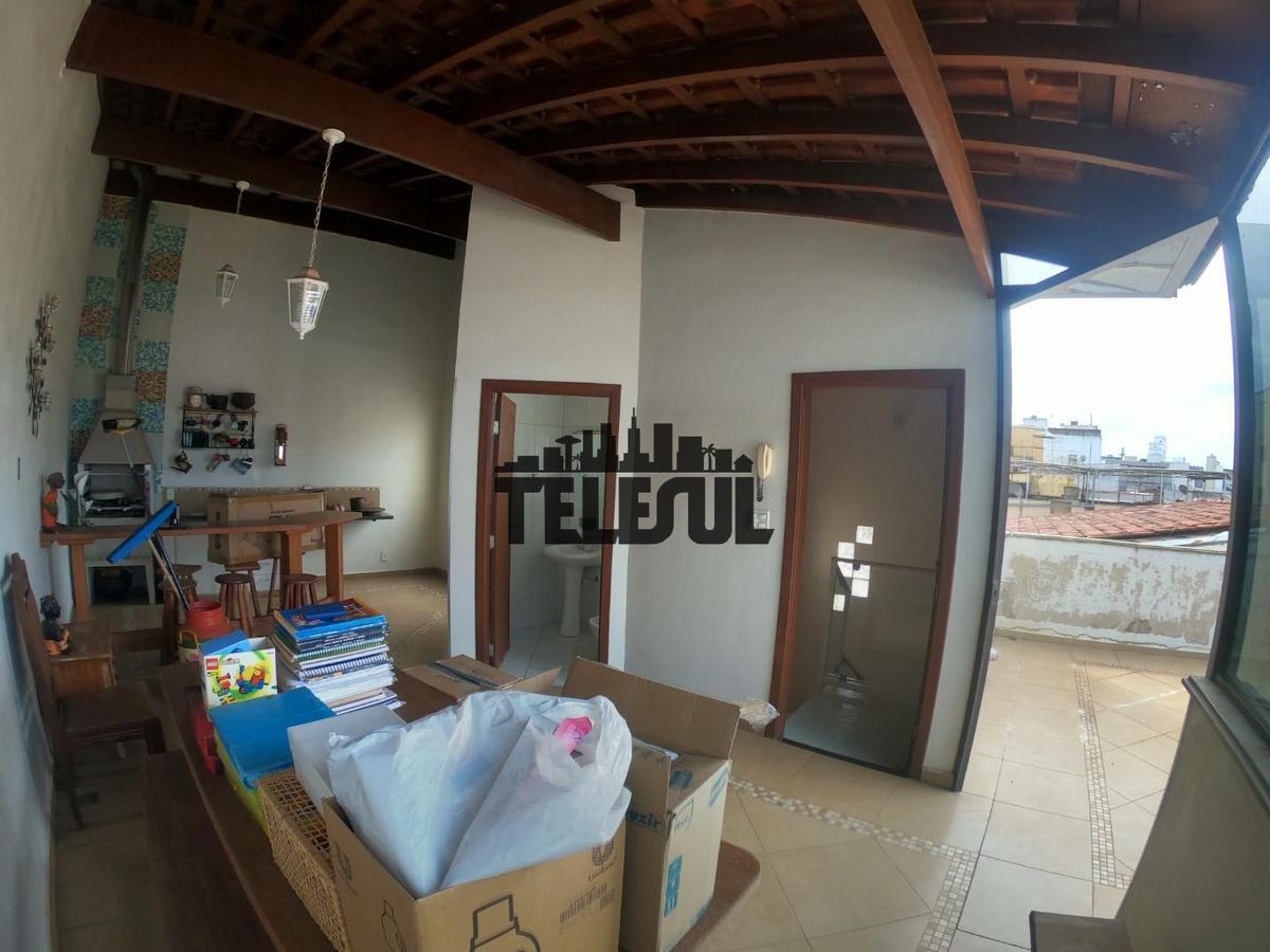 Casa, Centro, 3 Quartos, 2 Vagas, 1 Suíte