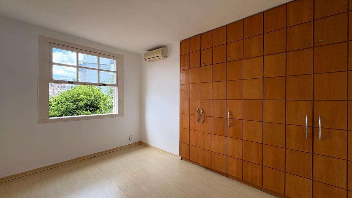 Casa, Vila Paris, 4 Quartos, 4 Vagas, 2 Suítes