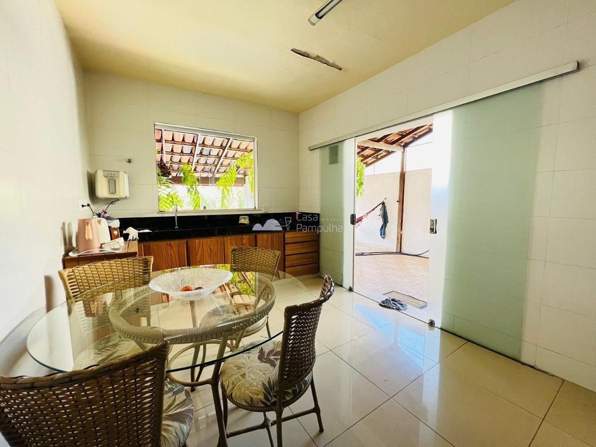 Casa, Santa Mônica, 3 Quartos, 4 Vagas, 1 Suíte
