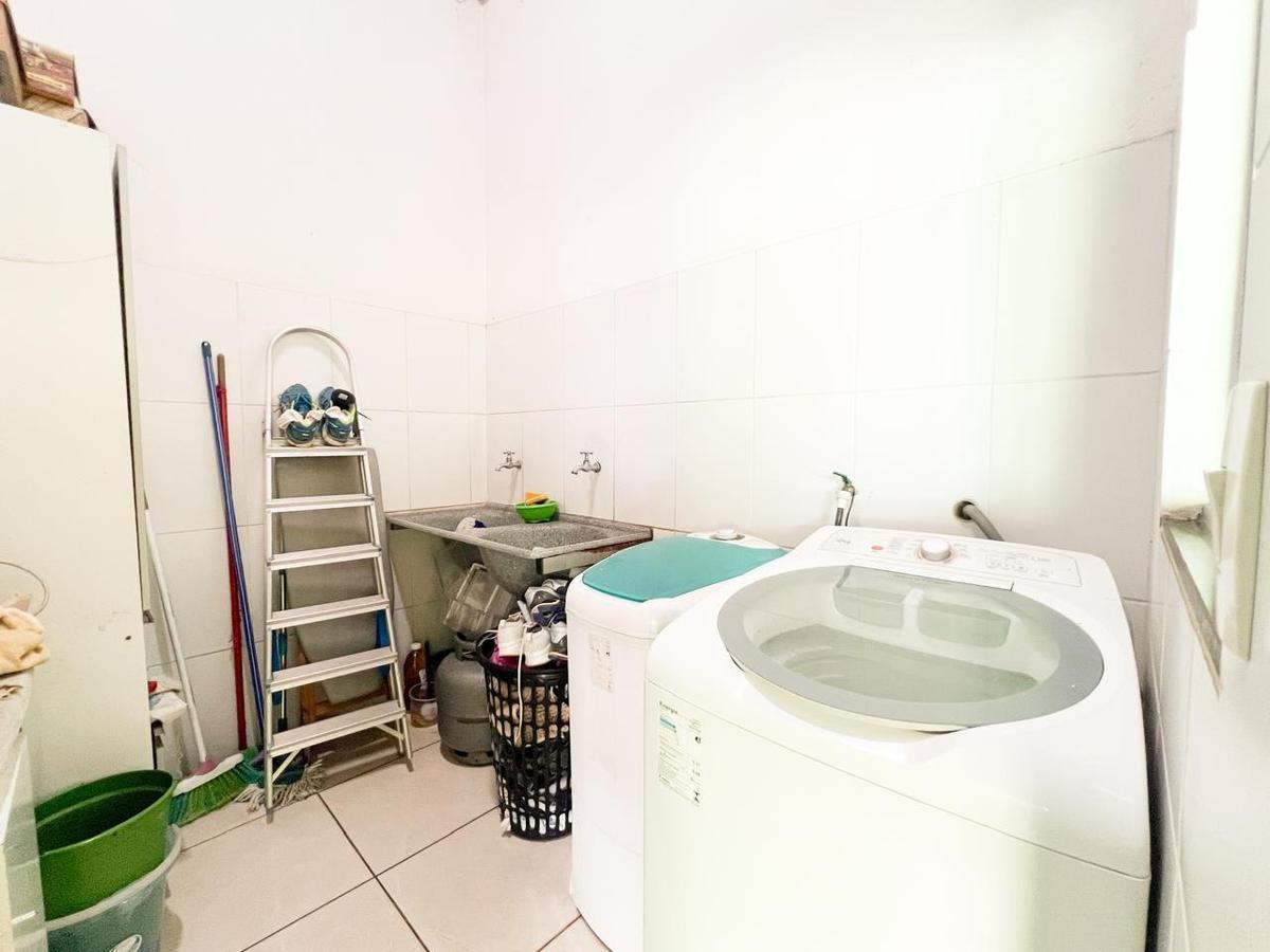 Casa, Arvoredo, 3 Quartos, 8 Vagas, 2 Suítes