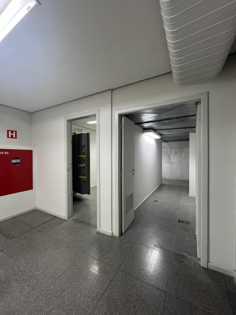 Prédio, Centro, 5 Quartos, 23 Vagas