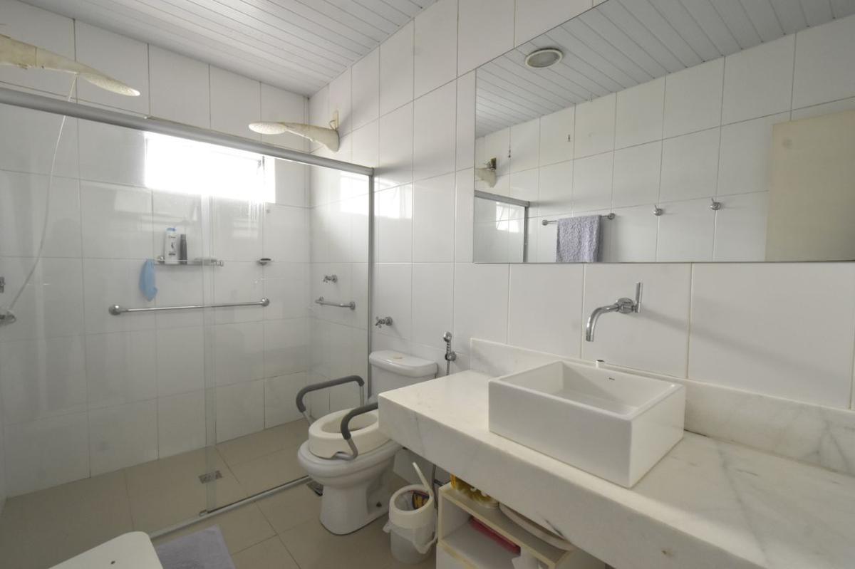 Casa, Bandeirantes (pampulha), 5 Quartos, 12 Vagas, 3 Suítes