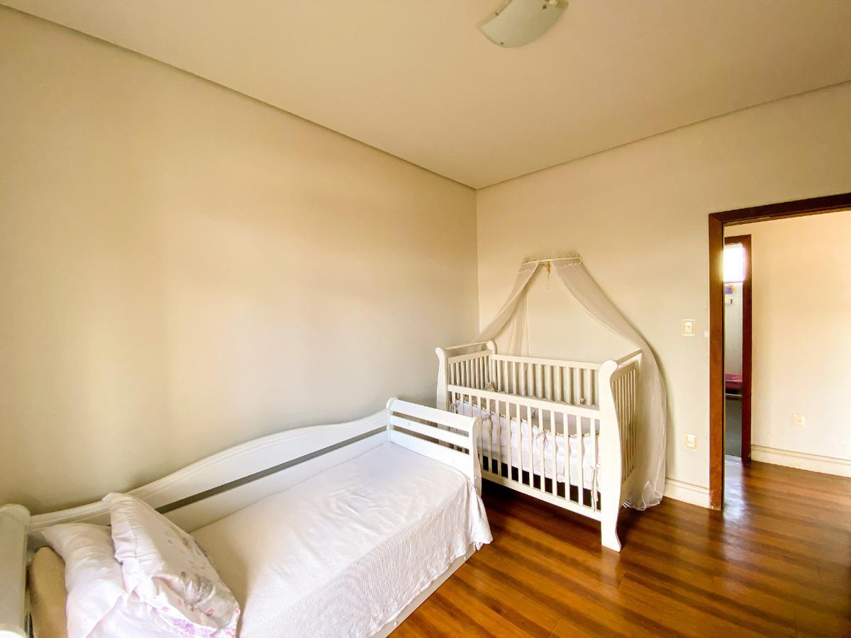 Casa, Trevo, 5 Quartos, 10 Vagas, 2 Suítes