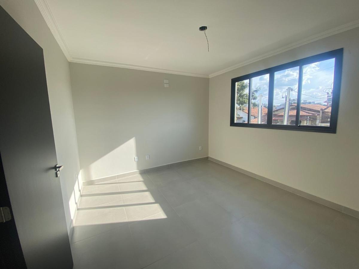 Casa, Itapoã, 3 Quartos, 2 Vagas, 1 Suíte