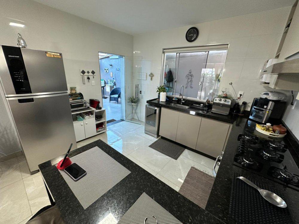 Casa, Masterville, 3 Quartos, 3 Vagas, 1 Suíte