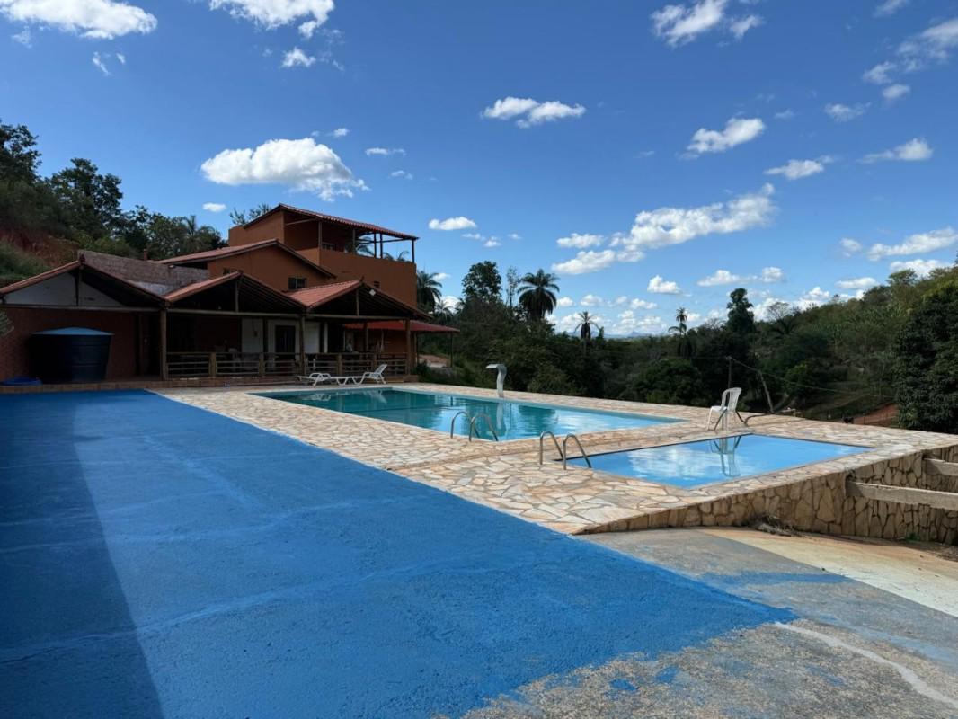 Fazenda, Ravena, 7 Quartos, 6 Vagas, 3 Suítes