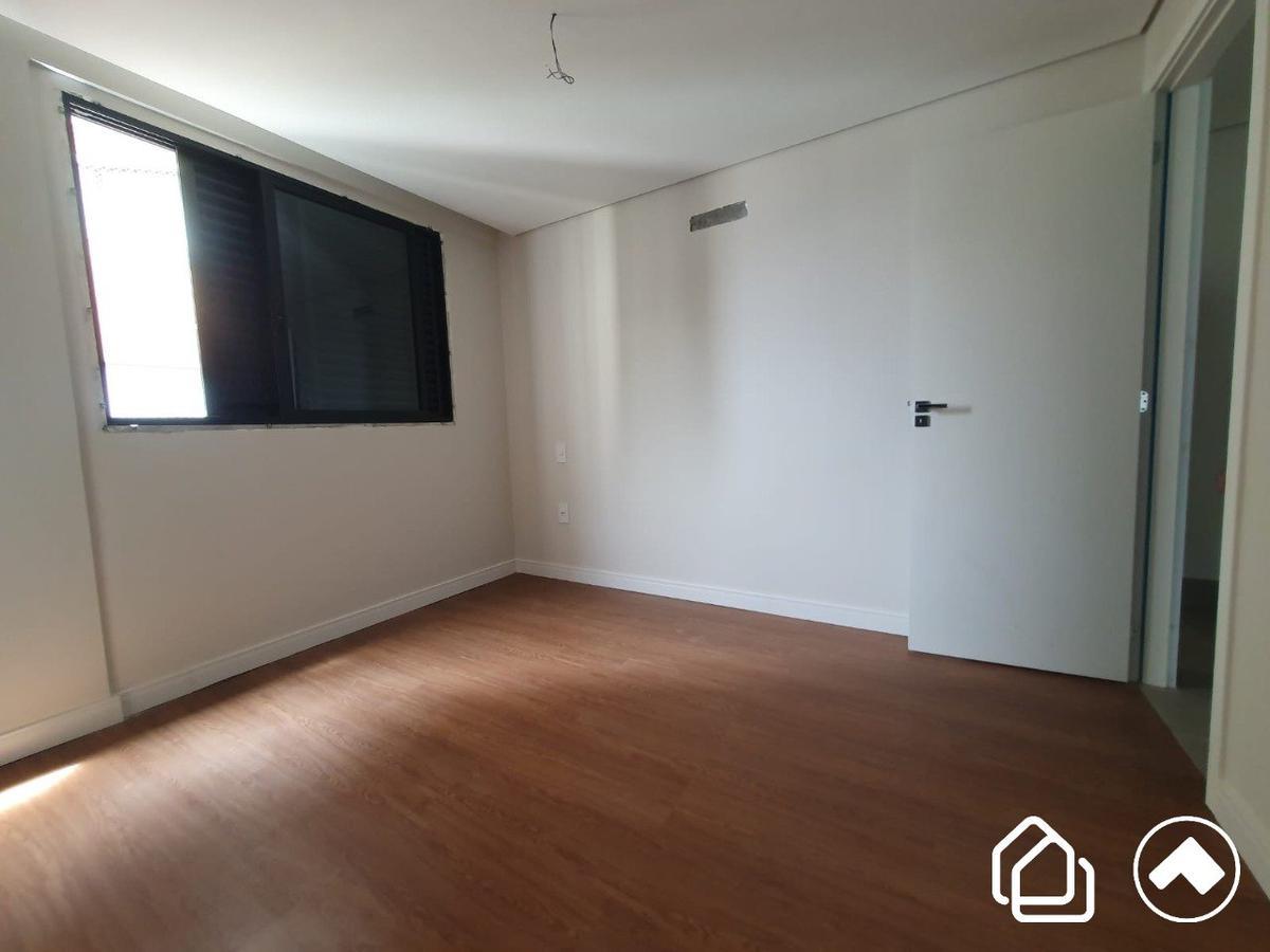 Cobertura, Estoril, 2 Quartos, 2 Vagas, 1 Suíte
