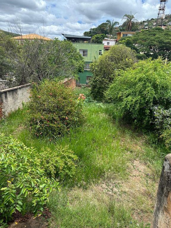 Casa, Centro, 6 Quartos, 0 Vaga