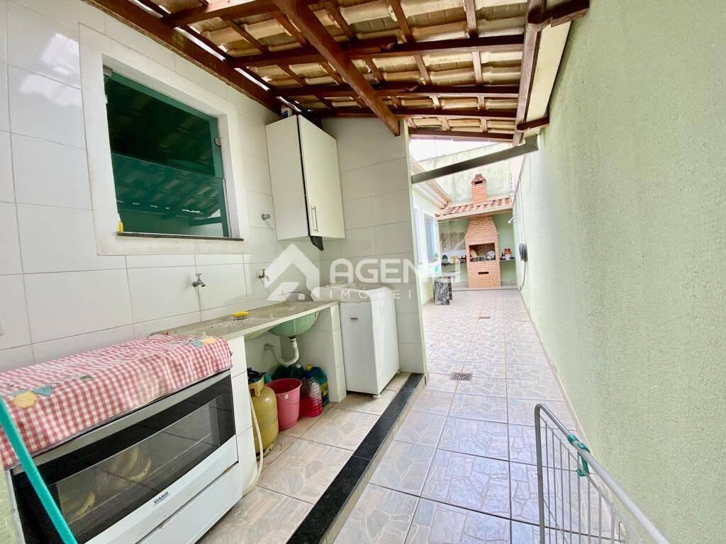 Casa, Cabral, 3 Quartos, 0 Vaga, 1 Suíte